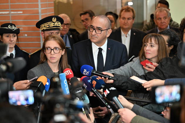 Deadly drive-by shooting attack in Paris suburb of Trappes TRAPPES, FRANCE - OCTOBER 23: France s Interior Minister Laurent Nunez (C) and France s junior Minister in charge of equality Aurore Berge (L) speak to the press members following a shooting killing at least one person and injuring four others according to police sources, in Trappes, Paris suburb, France on October 23, 2026. Mustafa Yalcin Anadolu Trappes France. Editorial use only. Please get in touch for any other usage.  Copyright: x2026xAnadoluxMustafaxYalcinx