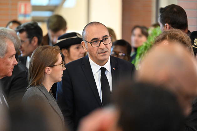 Deadly drive-by shooting attack in Paris suburb of Trappes TRAPPES, FRANCE - OCTOBER 23: France s Interior Minister Laurent Nunez (R) and France s junior Minister in charge of equality Aurore Berge (L) speak to the press members following a shooting killing at least one person and injuring four others according to police sources, in Trappes, Paris suburb, France on October 23, 2026. Mustafa Yalcin Anadolu Trappes France. Editorial use only. Please get in touch for any other usage.  Copyright: x2026xAnadoluxMustafaxYalcinx