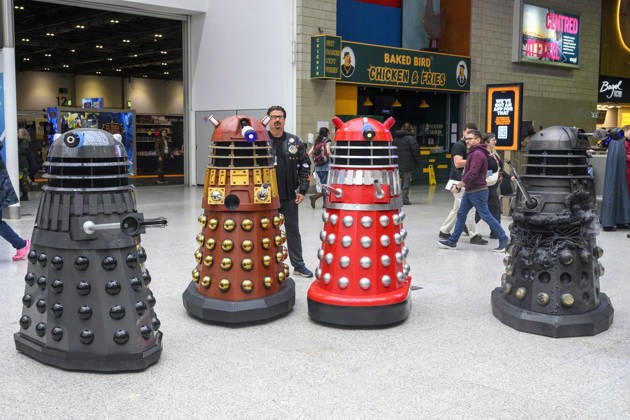 October 23, 2026, London, London, UK: London, UK. Dr Who Darleks attend the London MCM Comic Con held at the Excel venue. The event is the UK s largest pop culture fan convention, celebrating comic books, movies, TV shows, anime, manga, video games, sci-fi, and fantasy. London UK - ZUMAl94_ 20261023_zaf_l94_095 Copyright: xRayxTangx