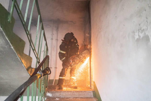 Russian drone attack on a residential building in Kramatorsk KRAMATORSK, UKRAINE - OCTOBER 23: Ukrainian firefighters put out a fire following a Russian drone attack on a residential building in Kramatorsk, Ukraine, 23 October 2026 Diego Herrera Carcedo Anadolu Kramatorsk Ukraine. Editorial use only. Please get in touch for any other usage.  Copyright: x2026xAnadoluxDiegoxHerreraxCarcedox