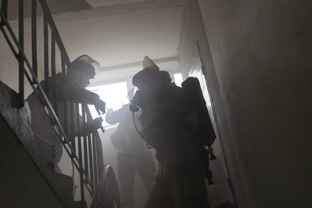 Russian drone attack on a residential building in Kramatorsk KRAMATORSK, UKRAINE - OCTOBER 23: Ukrainian firefighters put out a fire following a Russian drone attack on a residential building in Kramatorsk, Ukraine, 23 October 2026 Diego Herrera Carcedo Anadolu Kramatorsk Ukraine. Editorial use only. Please get in touch for any other usage.  Copyright: x2026xAnadoluxDiegoxHerreraxCarcedox