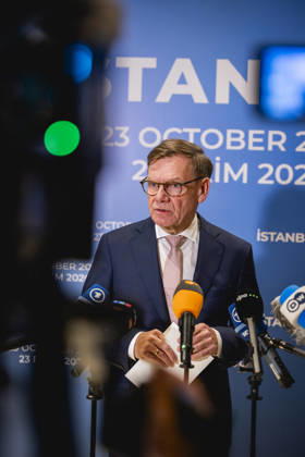 Johann Wadephul, Bundesaussenminister, spricht zu den Medien am Rande des Aussenministertreffens in Istanbul, 23.10.2026. Fotografiert im Auftrag des Auswaertigen Amtes Istanbul Tuerkei Copyright: xJulianexSonntagx