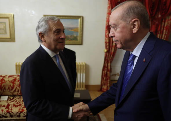 Turkish President Recep Tayyip Erdogan in Istanbul ISTANBUL, TURKIYE - OCTOBER 23: (----EDITORIAL USE ONLY - MANDATORY CREDIT - TURKISH PRESIDENCY MURAT KULA HANDOUT - NO MARKETING NO ADVERTISING CAMPAIGNS - DISTRIBUTED AS A SERVICE TO CLIENTS----) Turkish President Recep Tayyip Erdogan (R) receives foreign ministers visiting Turkiye for the R4+E3 Foreign Ministers Meetings, bringing together the R4 countries (Turkiye, Egypt, Pakistan and Saudi Arabia), the E3 countries (the United Kingdom, Germany and France), and Italy, in Istanbul, Turkiye, on October 23, 2026. Turkish Presidency Murat Kula Handout Anadolu Istanbul Turkey. Editorial use only. Please get in touch for any other usage.  Copyright: x2026xAnadoluxTurkishxPresidencyx xMuratxKulax xHandoutx