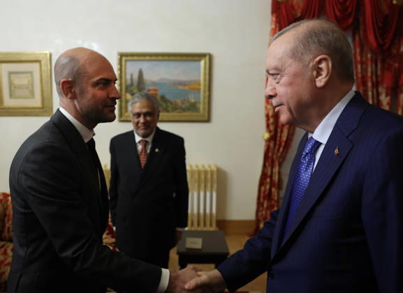 Turkish President Recep Tayyip Erdogan in Istanbul ISTANBUL, TURKIYE - OCTOBER 23: (----EDITORIAL USE ONLY - MANDATORY CREDIT - TURKISH PRESIDENCY MURAT KULA HANDOUT - NO MARKETING NO ADVERTISING CAMPAIGNS - DISTRIBUTED AS A SERVICE TO CLIENTS----) Turkish President Recep Tayyip Erdogan (R) receives foreign ministers visiting Turkiye for the R4+E3 Foreign Ministers Meetings, bringing together the R4 countries (Turkiye, Egypt, Pakistan and Saudi Arabia), the E3 countries (the United Kingdom, Germany and France), and Italy, in Istanbul, Turkiye, on October 23, 2026. Turkish Presidency Murat Kula Handout Anadolu Istanbul Turkey. Editorial use only. Please get in touch for any other usage.  Copyright: x2026xAnadoluxTurkishxPresidencyx xMuratxKulax xHandoutx