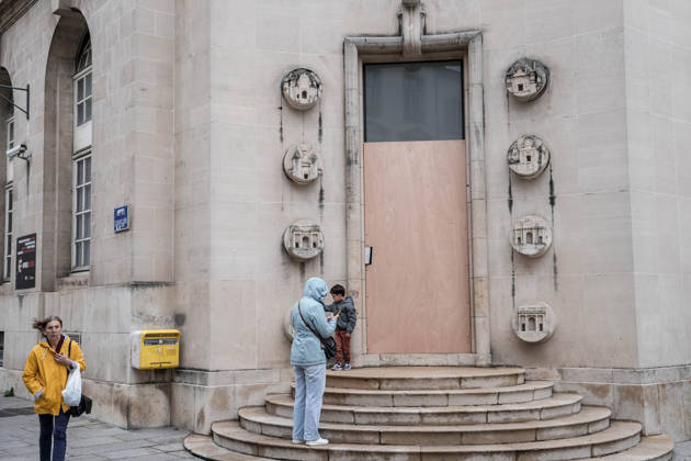 Shopfronts boarded up in Nancy ahead of planned protests NANCY, FRANCE - OCTOBER 23: Workers install protective wooden boards and plywood panels over shopfronts and commercial venues across downtown Nancy, France, on October 23, 2026. Local business owners and municipal authorities reinforced physical security measures ahead of large-scale public demonstrations planned for October 24, seeking to prevent vandalism and structural damage along major commercial corridors. Muhammed Said Tako Anadolu Nancy France. Editorial use only. Please get in touch for any other usage.  Copyright: x2026xAnadoluxMuhammedxSaidxTakox