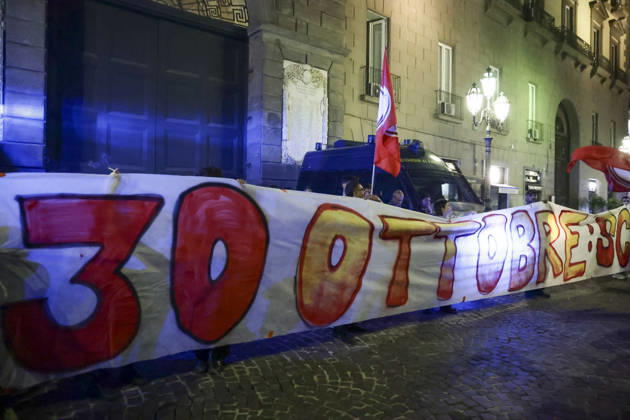 Protesters Clash with Police in Naples Students, trade union members and activists from Potere al Popolo take part in a demonstration against the rising cost of living in Piazza Municipio. Clashes between demonstrators and police break out during the protest. ABP18497 Copyright: xAntonioxBalascox