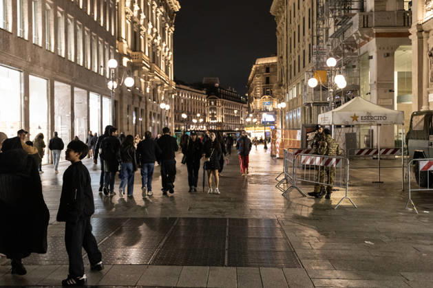 Shops in Milan board up windows ahead of cost-of-living protest MILAN, ITALY – OCTOBER 23: On the eve of an unauthorized demonstration against the high cost of living, the army is patrolling the city center, with another 500 paratroopers expected to be deployed the following day in Milan, Italy, on October 23, 2026. This measure follows the destruction and looting that occurred in Milan the previous weekend during similar protests against the high cost of living. Andrea Carrubba Anadolu Milan Italy. Editorial use only. Please get in touch for any other usage.  Copyright: x2026xAnadoluxAndreaxCarrubbax