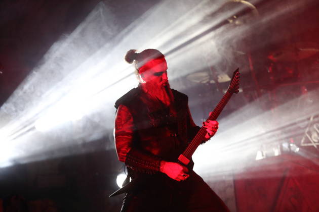 Kjell Age Damage Karlsen von der Band Dimmu Borgir bei einem Konzert in der Columbiahalle in Berlin, 23. Oktober 2026. Behemoth & Dimmu Borgir Konzert Berlin