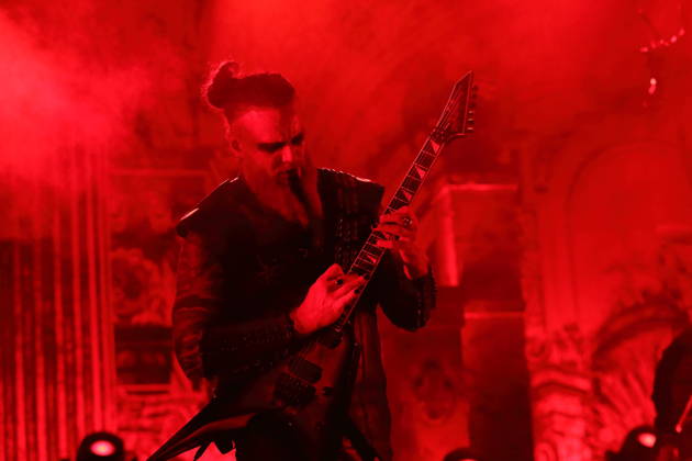 Kjell Age Damage Karlsen von der Band Dimmu Borgir bei einem Konzert in der Columbiahalle in Berlin, 23. Oktober 2026. Behemoth & Dimmu Borgir Konzert Berlin