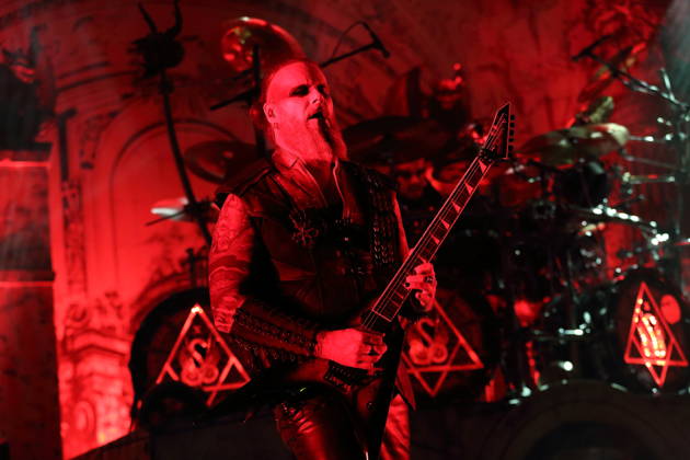 Kjell Age Damage Karlsen von der Band Dimmu Borgir bei einem Konzert in der Columbiahalle in Berlin, 23. Oktober 2026. Behemoth & Dimmu Borgir Konzert Berlin