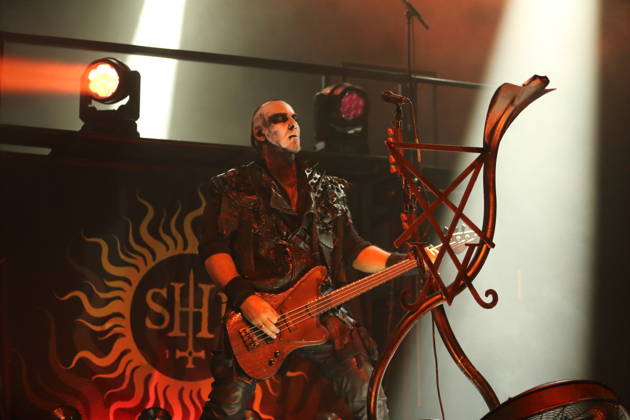 Tomasz Orion Wroblewski von der Band Behemoth bei einem Konzert in der Columbiahalle in Berlin, 23. Oktober 2026. Behemoth & Dimmu Borgir Konzert Berlin