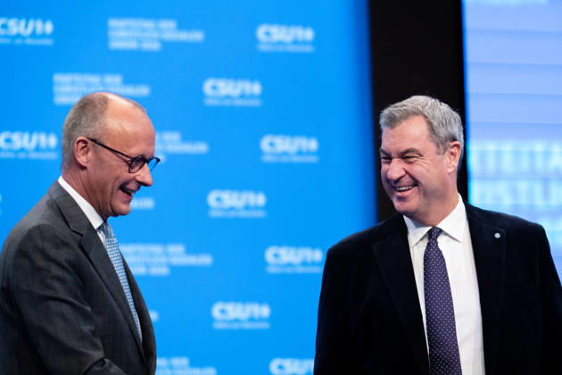 Tag 2, Parteitag 2026 der Partei CSU (Christlich-Soziale-Union) in der Messe München. Friedrich Merz (Bundeskanzler BRD Bundesrepublik Deutschland, CDU) und Ministerpräsident Dr. Markus Söder gemeinsam auf der Bühne