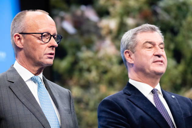 Tag 2, Parteitag 2026 der Partei CSU (Christlich-Soziale-Union) in der Messe München. Friedrich Merz (Bundeskanzler BRD Bundesrepublik Deutschland, CDU) und Ministerpräsident Dr. Markus Söder gemeinsam auf der Bühne