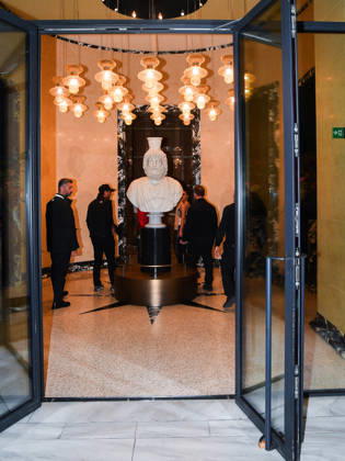 Kim Kardashian Arrives at the Bulgari Boutique - Rome Kim Kardashian arrives at the Bulgari boutique on Via Condotti, during the Rome Film Festival, in Rome, Italy, on October 23, 2026. Photo by Vincenzo Landi IPA ABACAPRESS.COM Rome Italy  Copyright: xIPA ABACAx