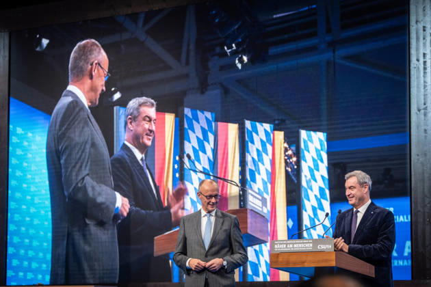 Bundeskanzler Friedrich Merz mit dem CSU-Parteivorsitzenden Markus Söder auf dem Parteitag;Parteitag der CSU in München, München Bayern Deutschland Messegelände München