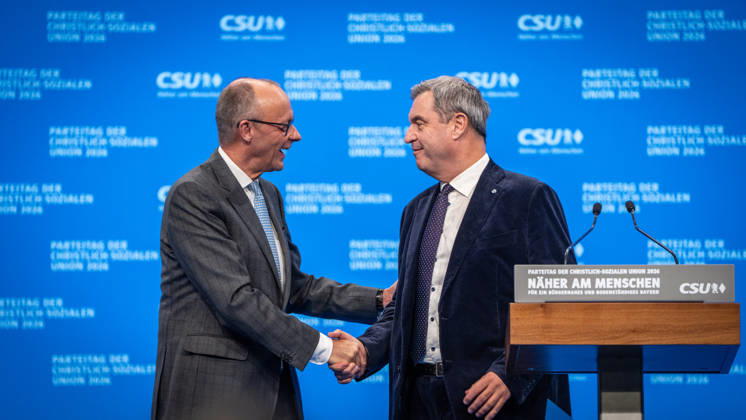Bundeskanzler Friedrich Merz mit dem CSU-Parteivorsitzenden Markus Söder auf dem Parteitag;Parteitag der CSU in München, München Bayern Deutschland Messegelände München