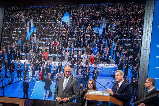 Bundeskanzler Friedrich Merz spricht vor dem CSU-Parteitag in München;Parteitag der CSU in München, München Bayern Deutschland Messegelände München