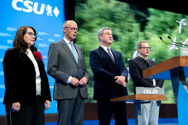 Tag 2, Parteitag 2026 der Partei CSU (Christlich-Soziale-Union) in der Messe München. Tanja Schorer-Dremel (MdL), Friedrich Merz (Bundeskanzler BRD Bundesrepublik Deutschland, CDU), Ministerpräsident Dr. Markus Söder und Generalsekretär Martin Huber zusammen auf der Bühne