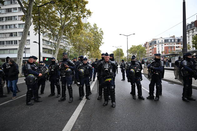 Demonstrators gather near Porte d Italie amid ongoing protests in Paris PARIS, FRANCE - OCTOBER 24: Demonstrators gather near Porte d Italie in southern Paris, chanting slogans ahead of planned marches, while security forces closely monitor the area in Paris, France, on October 24, 2026. Mouneb Taim Anadolu Paris France. Editorial use only. Please get in touch for any other usage.  Copyright: x2026xAnadoluxMounebxTaimx