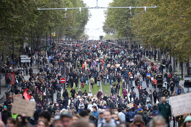 Yellow Vests Protest Act II - Paris Demonstration in favor of purchasing power, the protection of public services, and fiscal and social justice, in Paris on October 24, 2026 as part of a nationwide call for mobilisation bringing together former members of the Yellow Vest movement, labor unions, high school and university students. Photo by Raphael Lafargue ABACAPRESS.COM Paris France  Copyright: xLafarguexRaphael ABACAx