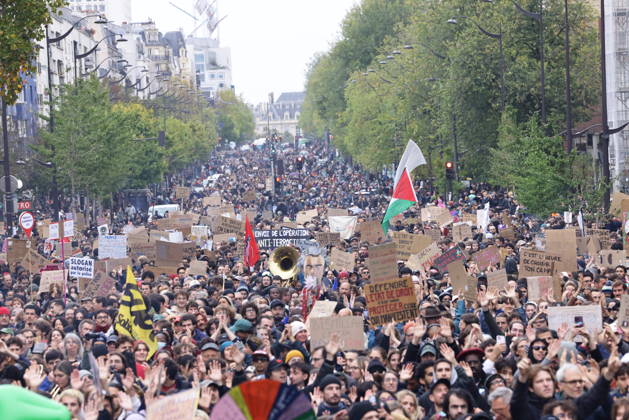 Protest near Porte d Italie amid ongoing protests in Paris PARIS, FRANCE - OCTOBER 24: Demonstrators attend a protest near Porte d Italie in Paris, France, on October 24, 2026, amid ongoing social and political tensions in France. Ibrahim Ezzat Anadolu Paris France. Editorial use only. Please get in touch for any other usage.  Copyright: x2026xAnadoluxIbrahimxEzzatx