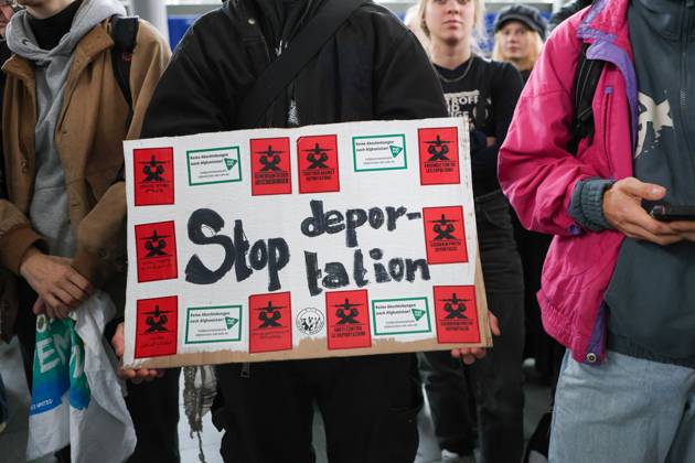 October 24, 2026, Schkeuditz, Saxony, Germany: SCHKEUDITZ, GERMANY OCTOBER 24, 2026: Demonstrators take part in a protest against deportations at Leipzig Halle Airport as part of a nationwide day of action against deportations and deportation detention. The protest focuses particularly on charter deportation flights to Afghanistan. Schkeuditz Germany - ZUMAq101 20261024_zna_q101_024 Copyright: xMariaxCastrox