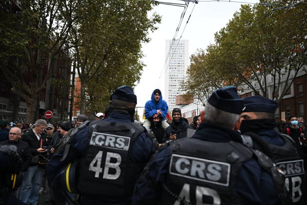 Demonstrators gather near Porte d Italie amid ongoing protests in Paris PARIS, FRANCE - OCTOBER 24: Demonstrators gather near Porte d Italie in Paris, France, on October 24, 2026, during a demonstration amid ongoing social and political tensions in France. Police take security measures during the protests. Mouneb Taim Anadolu Paris France. Editorial use only. Please get in touch for any other usage.  Copyright: x2026xAnadoluxMounebxTaimx