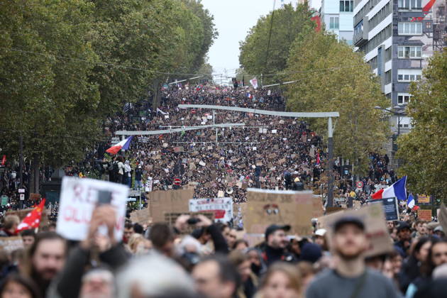 Yellow Vests Protest Act II - Paris Demonstration in favor of purchasing power, the protection of public services, and fiscal and social justice, in Paris on October 24, 2026 as part of a nationwide call for mobilisation bringing together former members of the Yellow Vest movement, labor unions, high school and university students. Photo by Raphael Lafargue ABACAPRESS.COM Paris France  Copyright: xLafarguexRaphael ABACAx