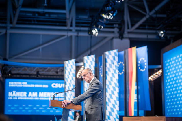 Bundeskanzler Friedrich Merz spricht vor dem CSU-Parteitag in München;Parteitag der CSU in München, München Bayern Deutschland Messegelände München