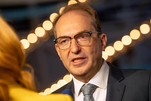 Alexander Dobrindt, Bundesinnenminister, beim CSU-Parteitag, Messe München, 24. Oktober 2026 Deutschland, München, 24. Oktober 2026, Alexander Dobrindt, Bundesinnenminister, Porträt beim CSU-Parteitag am 23. und 24. Oktober 2026 in der Messe München, Politiker, Bayern