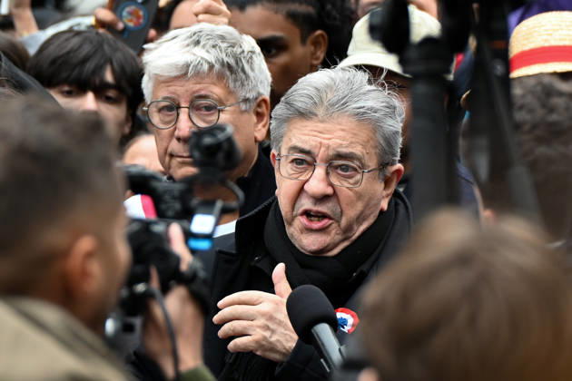 October 24 Demonstration in Paris: Jean-Luc Mélenchon Demonstration in support of purchasing power, the protection of public services, and fiscal and social justice, held in Paris on October 24, 2026, as part of a nationwide call to action bringing together former members of the Yellow Vest movement, labor unions, high school and college students 460732 2026 10 24  Copyright: xL.Urmanx xStarfacex STAR_460732_030