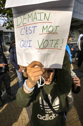 Extreme Left And Citizen Activists Protest 24 10 2026 BRUSSELS, BELGIUM - OCTOBER 24 : Police and demonstrators pictured during illegal demonstration the centre of Brussels against budget measures on October 24, 2026 in Brussels, Belgium, 24 10 2026 Brussels Belgium  Copyright: xPhilipxReynaersx