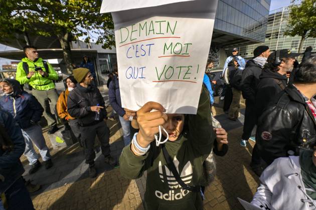 Extreme Left And Citizen Activists Protest 24 10 2026 BRUSSELS, BELGIUM - OCTOBER 24 : Police and demonstrators pictured during illegal demonstration the centre of Brussels against budget measures on October 24, 2026 in Brussels, Belgium, 24 10 2026 Brussels Belgium  Copyright: xPhilipxReynaersx