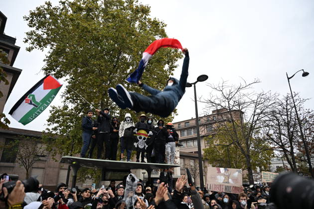 Demonstrators gather near Porte d Italie amid ongoing protests in Paris PARIS, FRANCE - OCTOBER 24: Demonstrators gather near Porte d Italie in Paris, France, on October 24, 2026, during a demonstration amid ongoing social and political tensions in France. Police take security measures during the protests. Mouneb Taim Anadolu Paris France. Editorial use only. Please get in touch for any other usage.  Copyright: x2026xAnadoluxMounebxTaimx