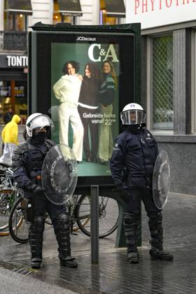 Extreme Left And Citizen Activists Protest 24 10 2026 BRUSSELS, BELGIUM - OCTOBER 24 : Police and demonstrators pictured during illegal demonstration the centre of Brussels against budget measures on October 24, 2026 in Brussels, Belgium, 24 10 2026 Brussels Belgium  Copyright: xPhilipxReynaersx