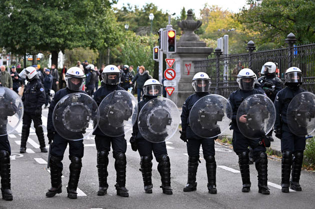 Protesters gather in Brussels to demonstrate against federal government policies BRUSSELS, BELGIUM - OCTOBER 24: Protesters gather at Albertine Square in Brussels, Belgium, on October 24, 2026, following calls from various civil society organizations, trade unions, and student groups to voice opposition to the federal government s economic policies, rising living costs, and proposed budget cuts to social welfare programs. The protest ended after police intervention. Dursun Aydemir Anadolu Brussels Belgium. Editorial use only. Please get in touch for any other usage.  Copyright: x2026xAnadoluxDursunxAydemirx