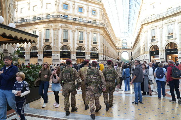 RECORD DATE NOT STATED IPA90117613 - Protest Against Rising Living Costs: Milan, Soldiers Guard the Vittorio Emanuele Gallery Copyright: xx xduilioxpiaggesix IPA90117613.jpeg