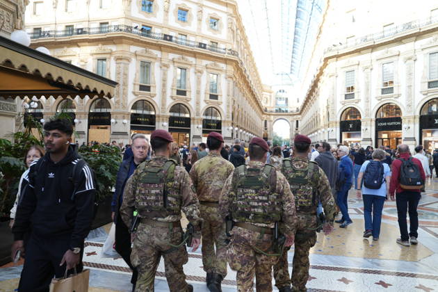 RECORD DATE NOT STATED IPA90117641 - Protest Against Rising Living Costs: Milan, Soldiers Guard the Vittorio Emanuele Gallery Copyright: xx xduilioxpiaggesix IPA90117641.jpeg