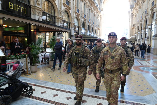 RECORD DATE NOT STATED IPA90117661 - Protest Against Rising Living Costs: Milan, Soldiers Guard the Vittorio Emanuele Gallery Copyright: xx xduilioxpiaggesix IPA90117661.jpeg