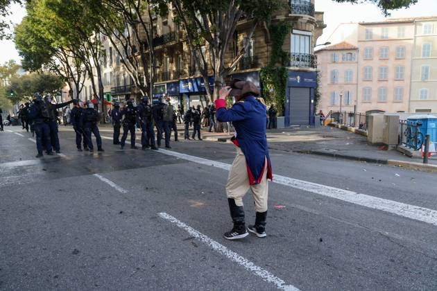 PROTESTS ON OCTOBER 24 PHOTOPQR LA PROVENCE Gilles Bader Marseille Oct. 24, 2026 Protests in Marseille on October 24, 2026 Napoleon France Oct. 24, 2026 Another day of protests this Saturday, and amid fears of renewed violence and looting, restrictions on freedom of movement and assembly have multiplied, drawing sharp criticism from civil liberties groups Marseille BdR France  Copyright: xPHOTOPQR LAxPROVENCE MAXPPPxGillesxBaderx 20261024PVL7199 20261024PVL7201