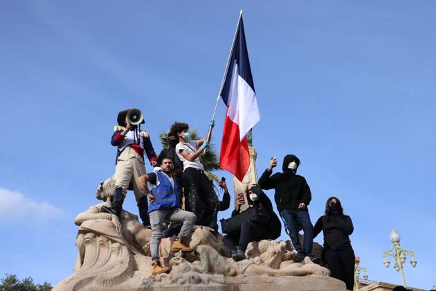 PROTESTS ON OCTOBER 24 PHOTOPQR LA PROVENCE Gilles Bader Marseille Oct. 24, 2026 Protests in Marseille on October 24, 2026 Napoleon statue French flag France Oct. 24, 2026 Another day of protests this Saturday, and amid fears of renewed violence and looting, restrictions on freedom of movement and assembly have multiplied, drawing sharp criticism from civil liberties groups. Marseille, BdR, France  Copyright: xPHOTOPQR LAxPROVENCE MAXPPPxGillesxBaderx 20261024PVL7208 20261024PVL7261