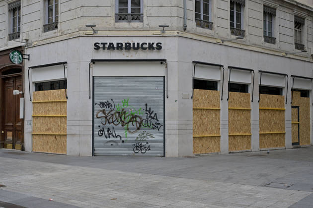 Shops Boarded Up With Wooden Panels - Lyon Shops in Lyon are boarded up with wooden panels ahead the Yellow Vests Protest Act II In Lyon, France on October 24, 2026. Photo by ABACAPRESS.COM Lyon France  Copyright: xABACAx