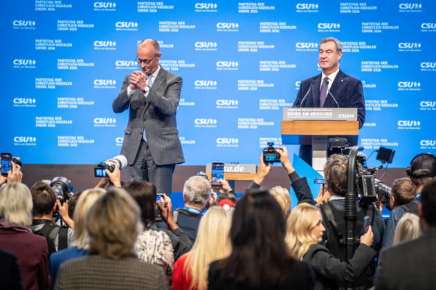 Bundeskanzler Friedrich Merz mit dem CSU-Parteivorsitzenden Markus Söder auf dem Parteitag;Parteitag der CSU in München, München Bayern Deutschland Messegelände München