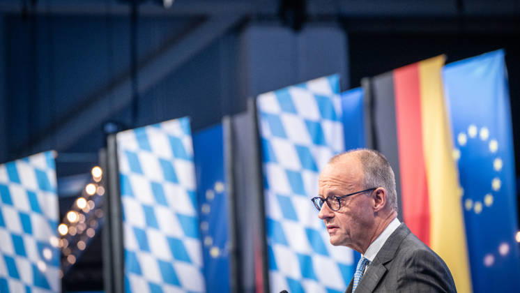 Bundeskanzler Friedrich Merz spricht vor dem CSU-Parteitag in München;Parteitag der CSU in München, München Bayern Deutschland Messegelände München