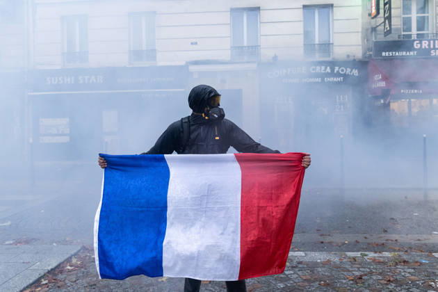 Demonstrators clash with police near Porte de Vincennes amid ongoing protests in Paris PARIS, FRANCE - OCTOBER 24: Demonstrators clash with police near Porte de vincennes during a demonstration amid ongoing social and political tensions in Paris, France, on October 24, 2026. Police take security measures during the protests. Ibrahim Ezzat Anadolu Paris France. Editorial use only. Please get in touch for any other usage.  Copyright: x2026xAnadoluxIbrahimxEzzatx