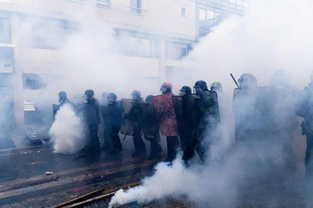 Demonstrators clash with police near Porte de Vincennes amid ongoing protests in Paris PARIS, FRANCE - OCTOBER 24: Demonstrators clash with police near Porte de vincennes during a demonstration amid ongoing social and political tensions in Paris, France, on October 24, 2026. Police take security measures during the protests. Ibrahim Ezzat Anadolu Paris France. Editorial use only. Please get in touch for any other usage.  Copyright: x2026xAnadoluxIbrahimxEzzatx