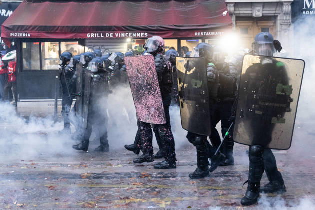 Demonstrators clash with police near Porte de Vincennes amid ongoing protests in Paris PARIS, FRANCE - OCTOBER 24: Demonstrators clash with police near Porte de vincennes during a demonstration amid ongoing social and political tensions in Paris, France, on October 24, 2026. Police take security measures during the protests. Ibrahim Ezzat Anadolu Paris France. Editorial use only. Please get in touch for any other usage.  Copyright: x2026xAnadoluxIbrahimxEzzatx