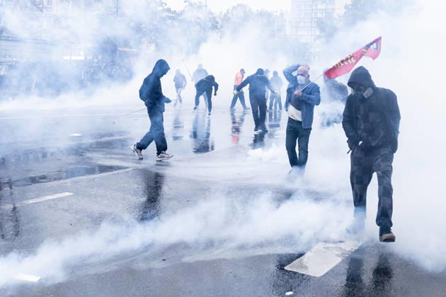 Demonstrators clash with police near Porte de Vincennes amid ongoing protests in Paris PARIS, FRANCE - OCTOBER 24: Demonstrators clash with police near Porte de vincennes during a demonstration amid ongoing social and political tensions in Paris, France, on October 24, 2026. Police take security measures during the protests. Ibrahim Ezzat Anadolu Paris France. Editorial use only. Please get in touch for any other usage.  Copyright: x2026xAnadoluxIbrahimxEzzatx