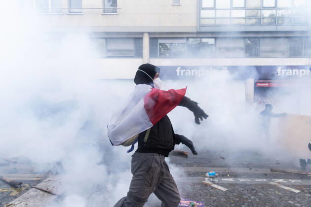 Demonstrators clash with police near Porte de Vincennes amid ongoing protests in Paris PARIS, FRANCE - OCTOBER 24: Demonstrators clash with police near Porte de vincennes during a demonstration amid ongoing social and political tensions in Paris, France, on October 24, 2026. Police take security measures during the protests. Ibrahim Ezzat Anadolu Paris France. Editorial use only. Please get in touch for any other usage.  Copyright: x2026xAnadoluxIbrahimxEzzatx