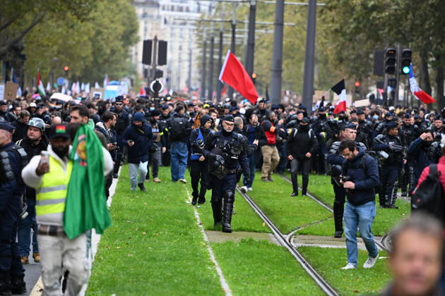 Police intervene in demonstrators amid ongoing protests in Paris PARIS, FRANCE - OCTOBER 24: Demonstrators carrying banners, gather during a demonstration amid ongoing social and political tensions in Paris, France, on October 24, 2026. Police take security measures during the protests. Mouneb Taim Anadolu Paris France. Editorial use only. Please get in touch for any other usage.  Copyright: x2026xAnadoluxMounebxTaimx